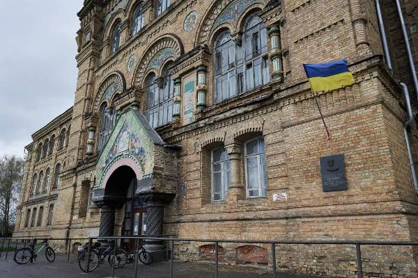 Relocated Centers of Gravity: Everyday Life of Relocated Ukrainian Universities