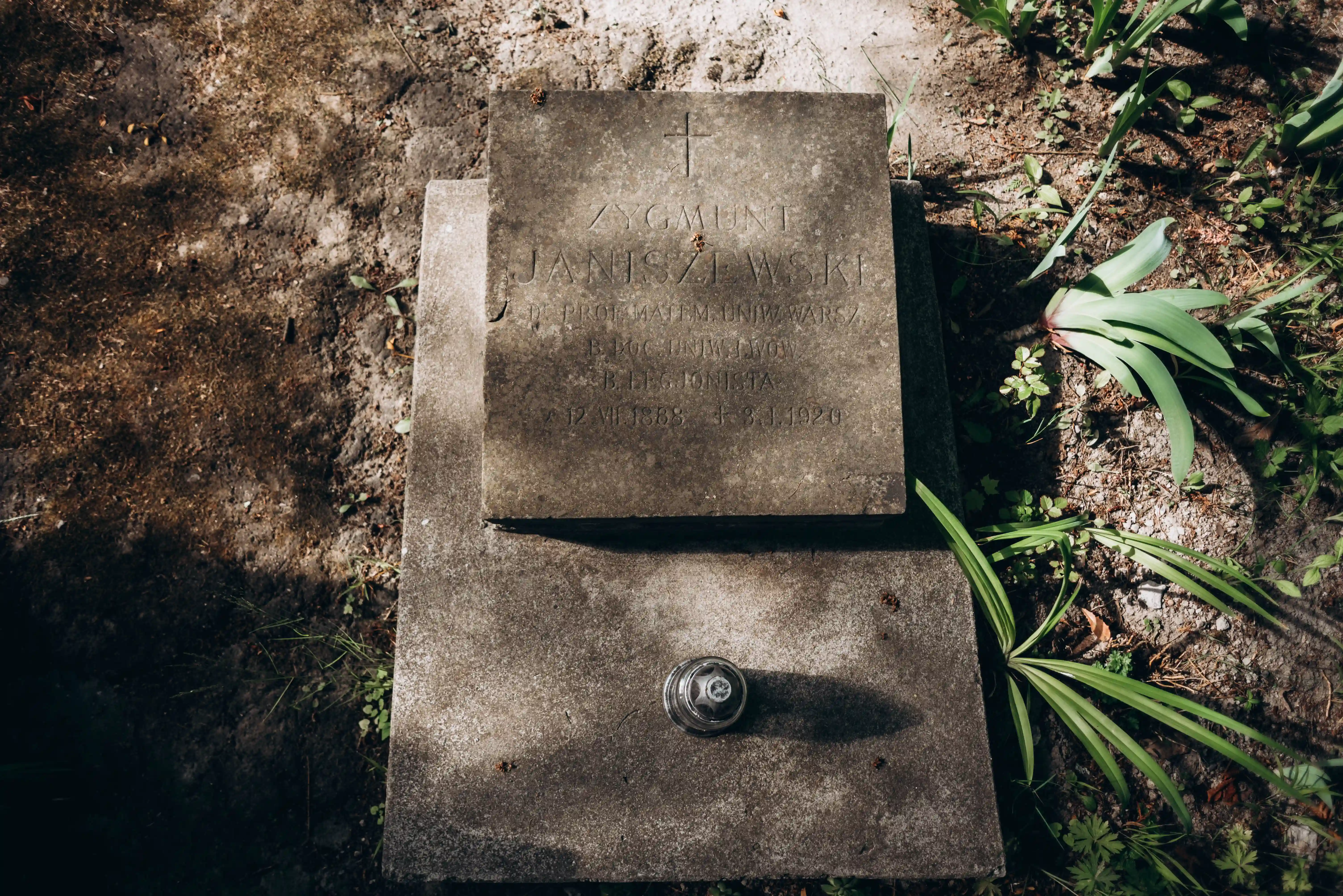 Uncovered Graves. How Lviv restores its memory about the school of mathematics №12