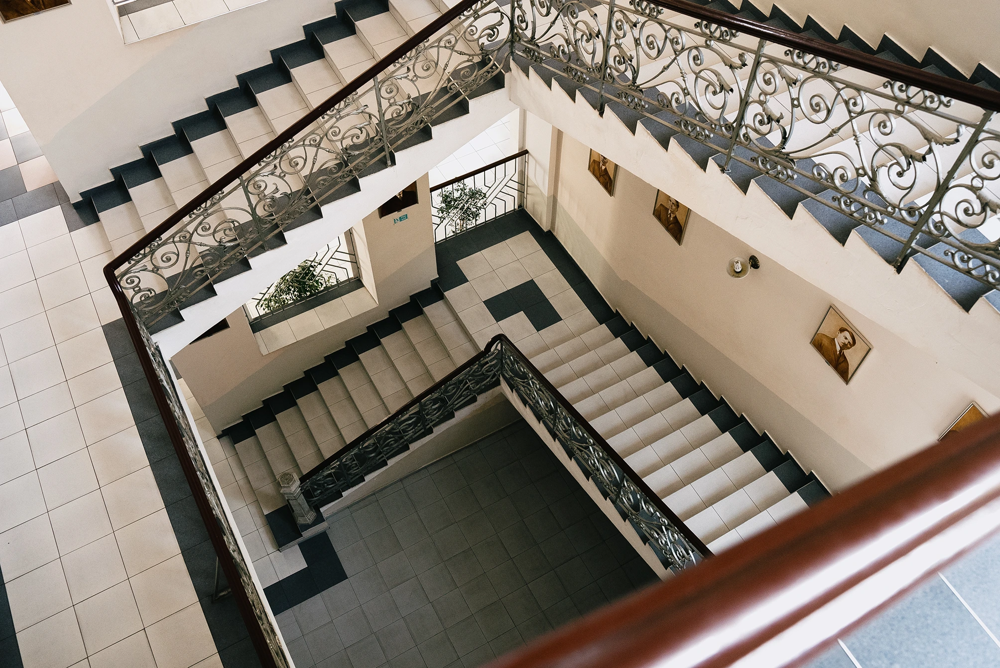 Вибухонебезпечні поля: Інститут кліматично орієнтованого господарства, укріплення з селітри та авіабомби №1