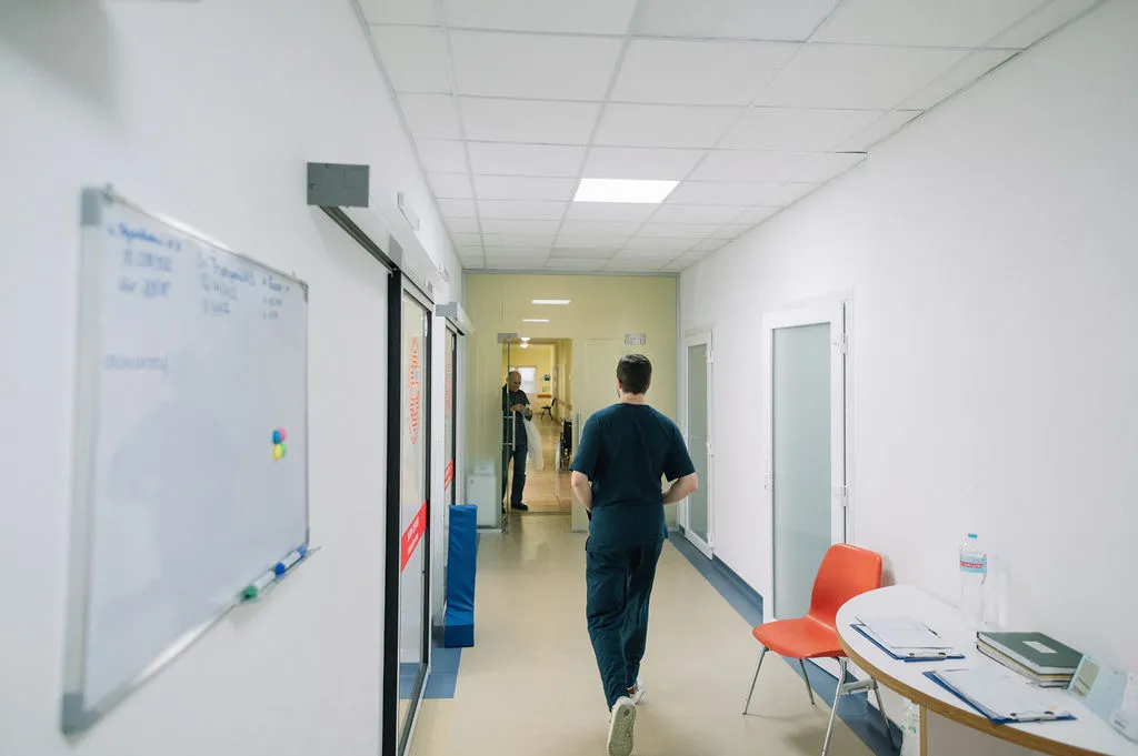 «Незламні»: Як працює опікове відділення під час великої війни №6