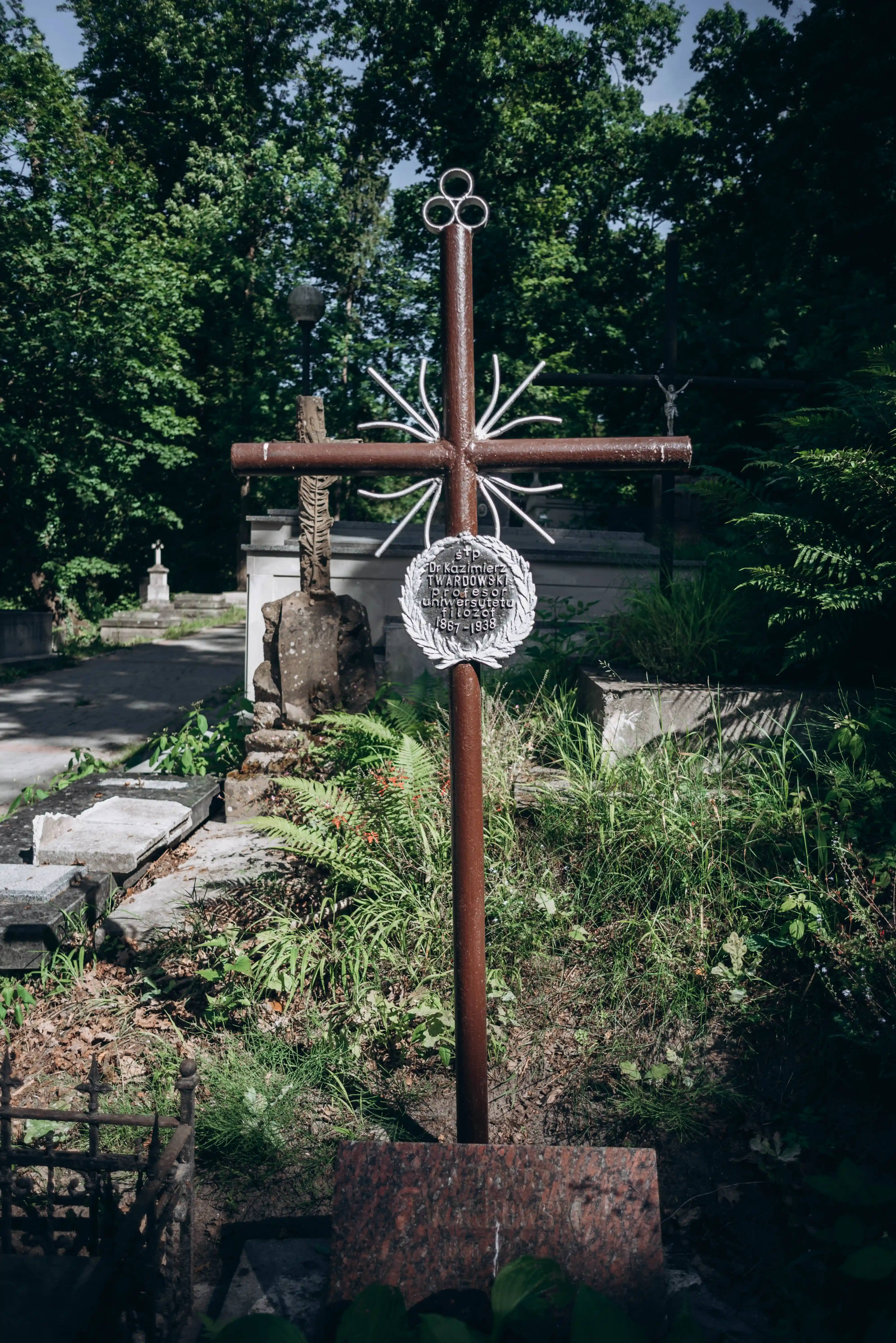 Uncovered Graves. How Lviv restores its memory about the school of mathematics №9