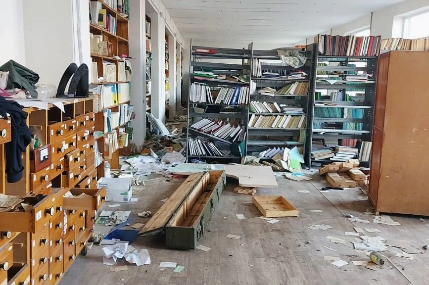 Вибухонебезпечні поля: Інститут кліматично орієнтованого господарства, укріплення з селітри та авіабомби №5